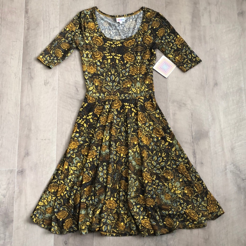 NWT Lularoe Nicole XS with roses
